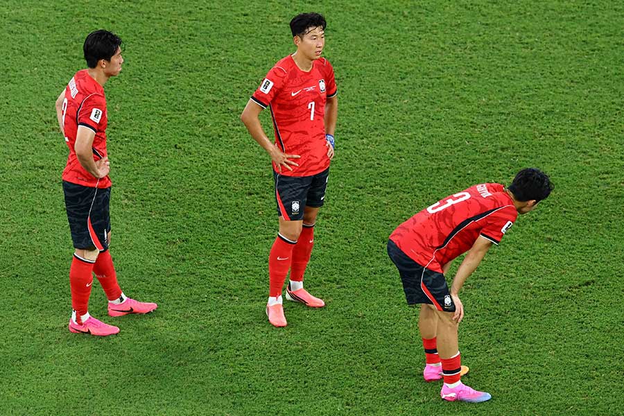 韓国代表の決勝トーナメント進出が危うくなっている【写真：ロイター】