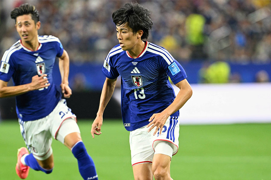 スタメン出場した中村敬斗【写真：徳原隆元】