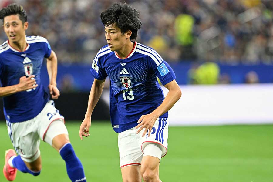 スタメン出場した中村敬斗【写真:徳原隆元】