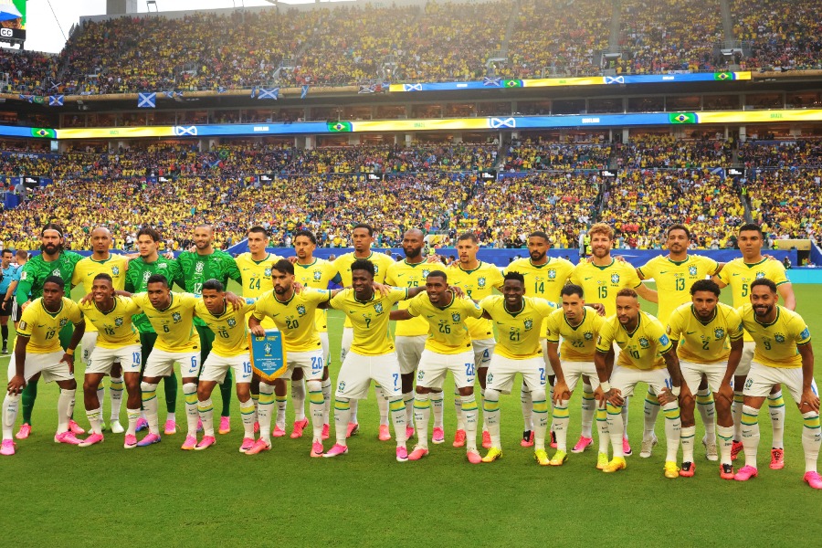 決勝トーナメント初戦で森保ジャパンと対戦するブラジル代表【写真：ロイター】