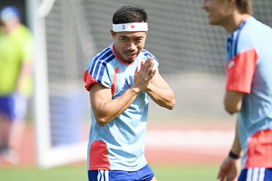 長友佑都がナッシュビルの施設に感謝【写真：徳原隆元】