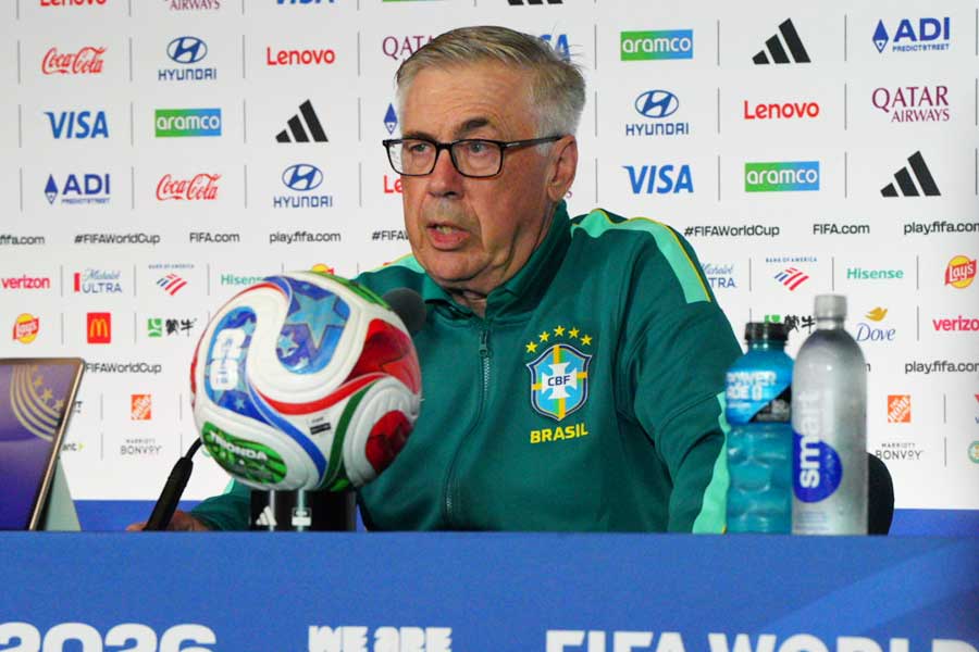 前日会見に出席したブラジルのカルロ・アンチェロッティ監督【写真:FOOTBALL ZONE編集部】