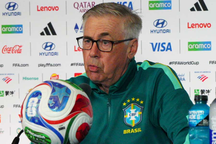 前日会見に出席したブラジルのカルロ・アンチェロッティ監督【写真：FOOTBALL ZONE編集部】