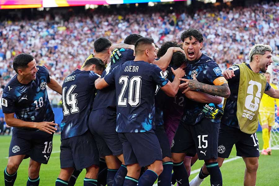 パラグアイ代表がドイツ代表に勝利【写真:ロイター】