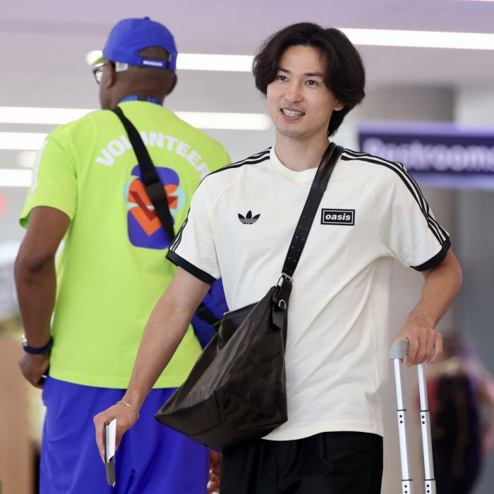 南野拓実の颯爽コーデが「ほんと好きだわー」 日本人が注目した「左胸」…コラボに「仲間うれしいです」 | フットボールゾーン - (2)