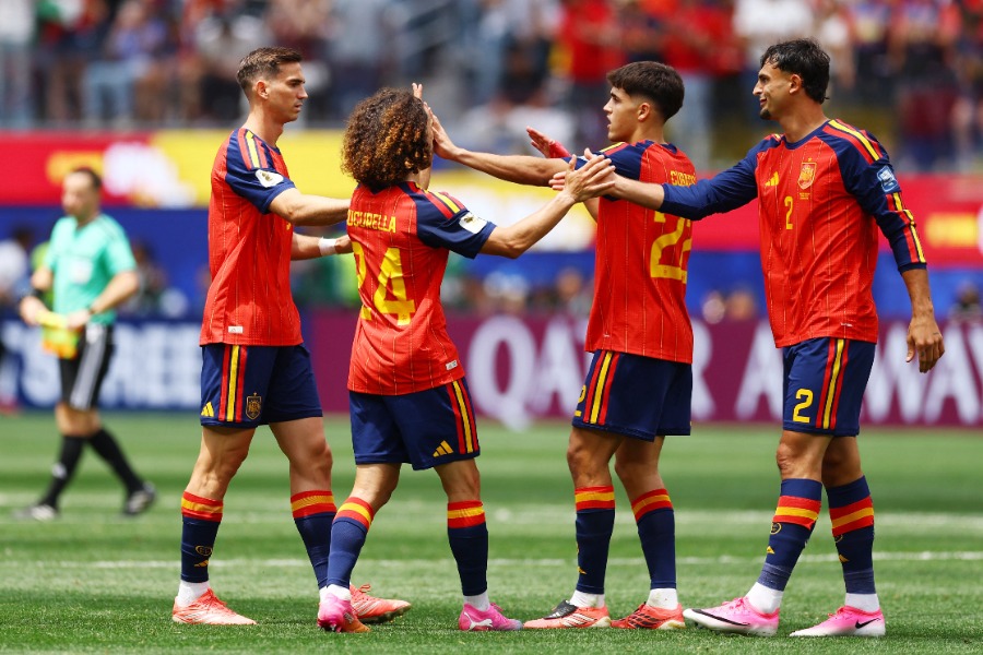 オーストリア代表に勝利したスペイン代表【写真:ロイター】