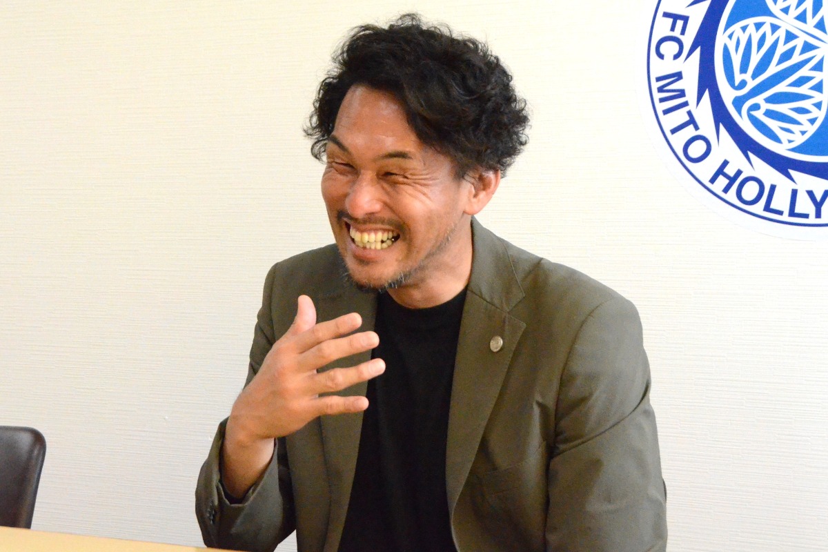 水戸の本間幸司GM【写真：河野正】