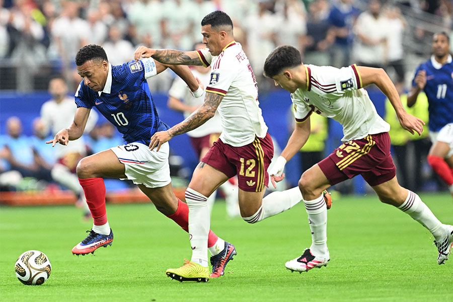 フランスとスペインが準決勝で対戦【写真:徳原隆元】