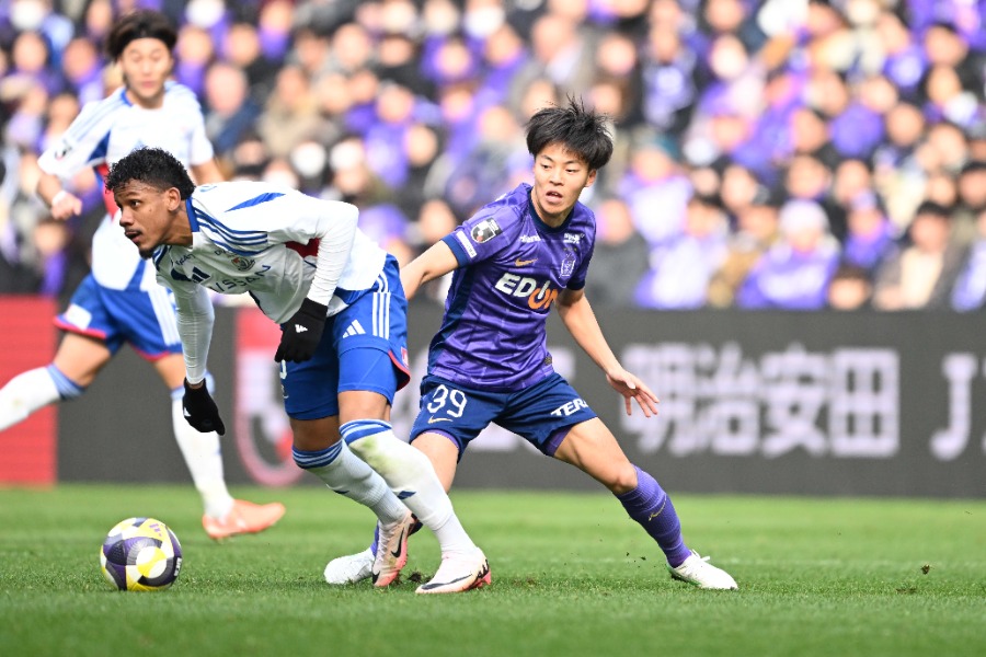広島から期限付き移籍でル・アーブルに加入した中村草太【写真:徳原隆元】