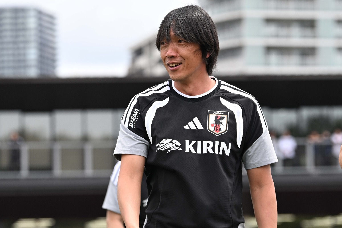 中村俊輔コーチのフリーキック指導に反響【写真:徳原隆元】