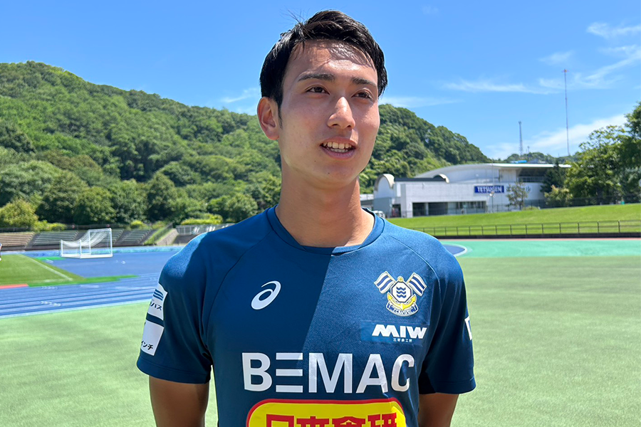 取材に応じた今治・中井卓大【写真:FOOTBALL ZONE編集部】