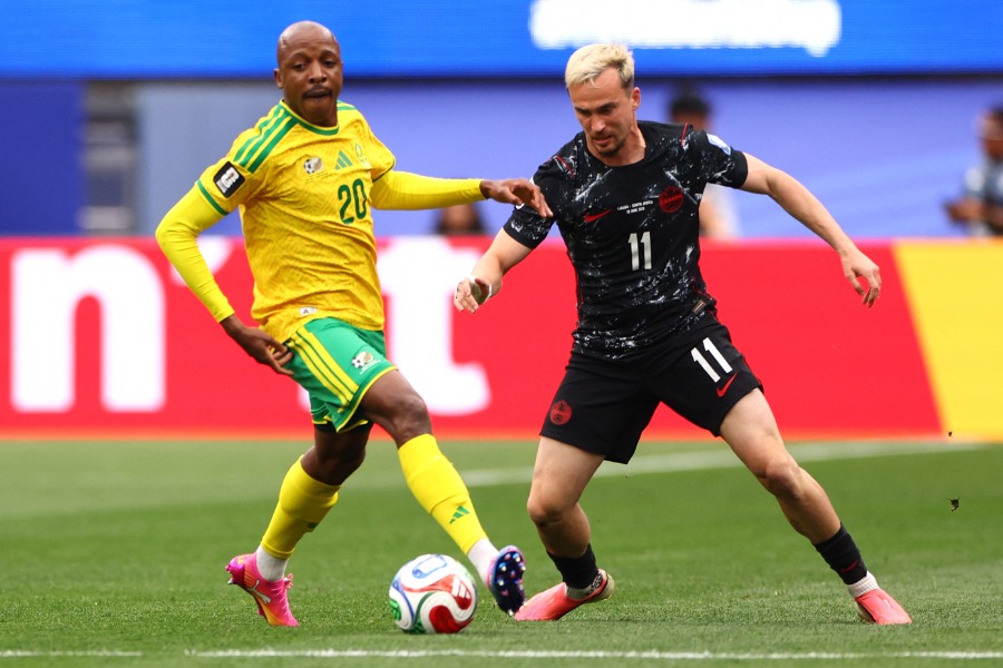 北中米W杯カナダvs南アフリカ戦の判定が物議【写真:ロイター】