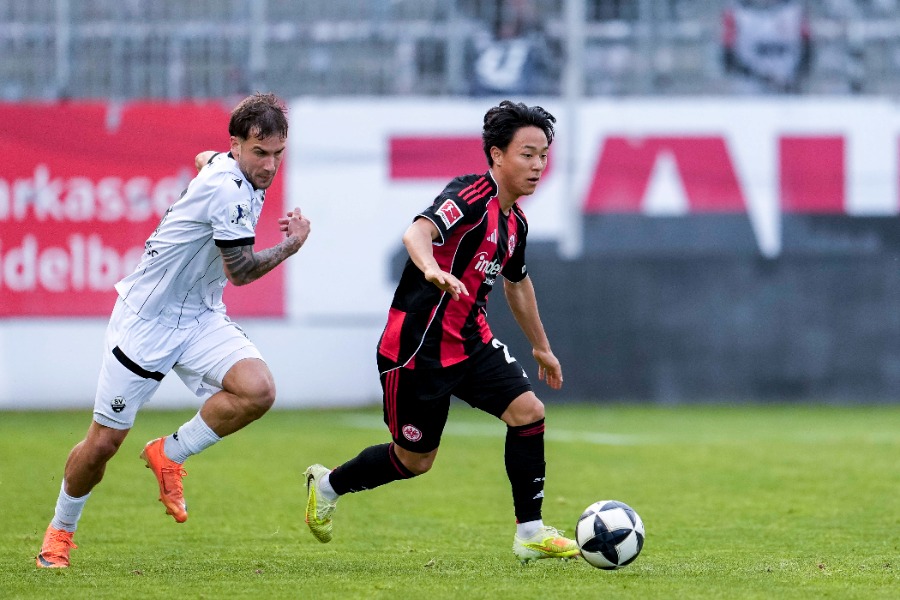 フランクフルトの小杉啓太【写真:アフロ】