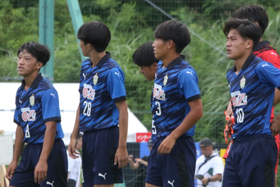 準決勝進出を決めた大津高イレブン【写真：安藤隆人】