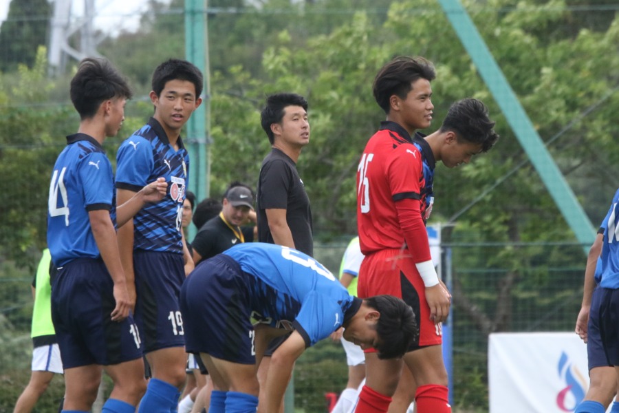準決勝を決めた大津イレブン【写真：安藤隆人】