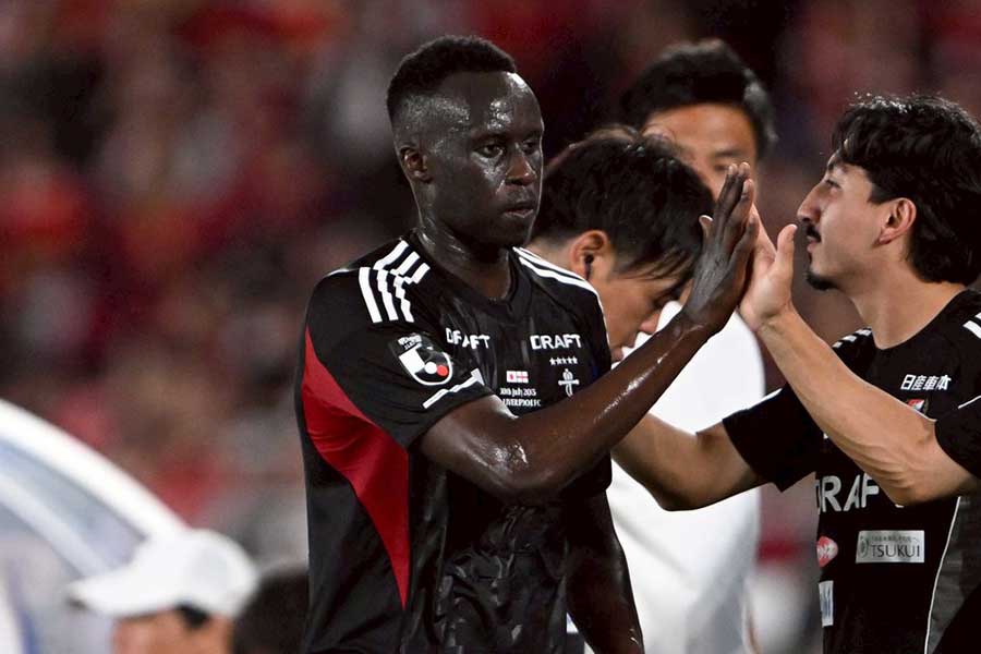 横浜FMのトーマス・デン【写真：徳原隆元】