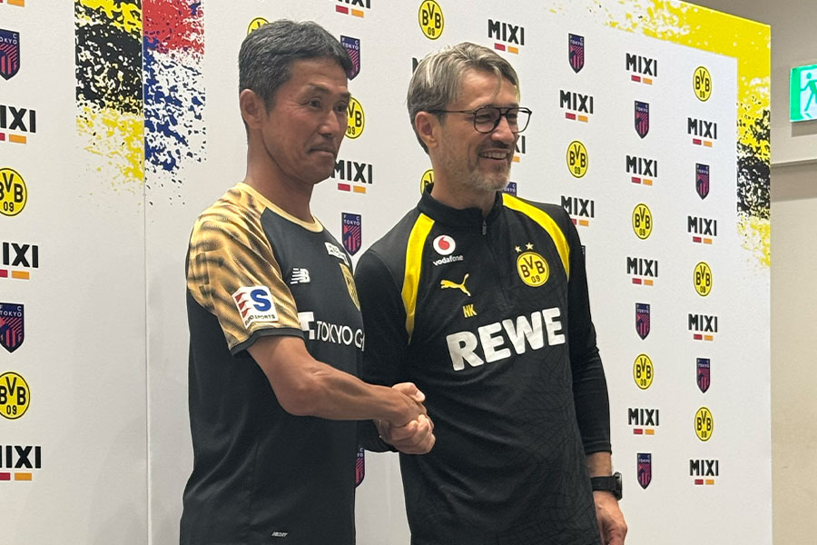 会見に出席した松橋力蔵監督とニコ・コヴァチ監督【写真:FOOTBALL ZONE編集部】