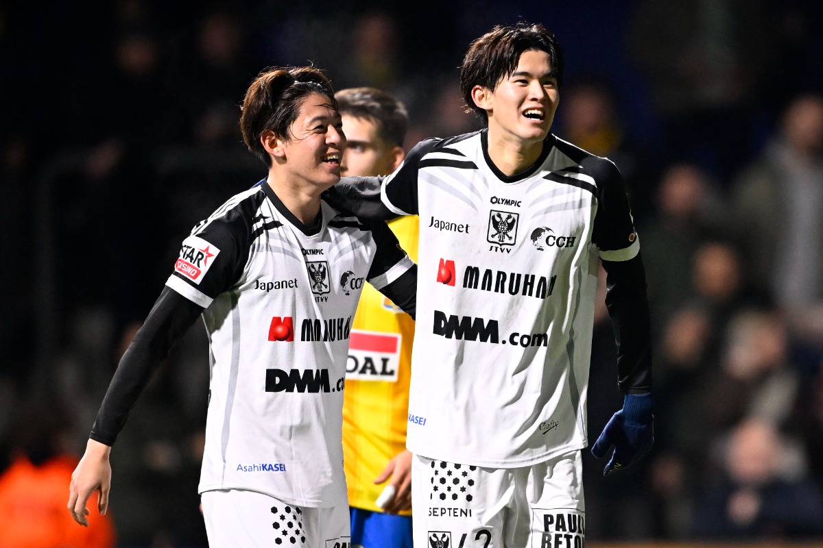 フライブルクに移籍した山本理仁(左)と後藤啓介(右)【写真:PsnewZ/アフロ】