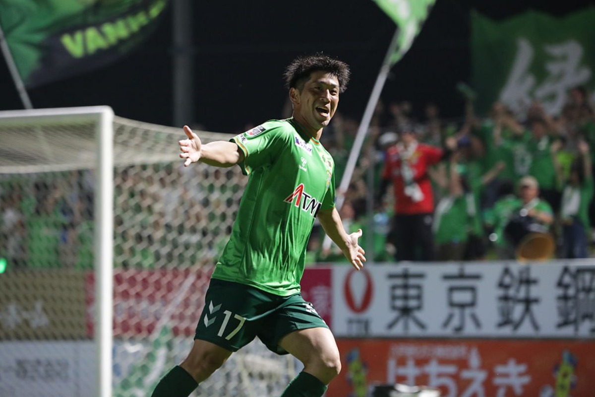 ヴァンラーレ八戸の佐藤祐太が圧巻ゴール【写真：Getty Images】