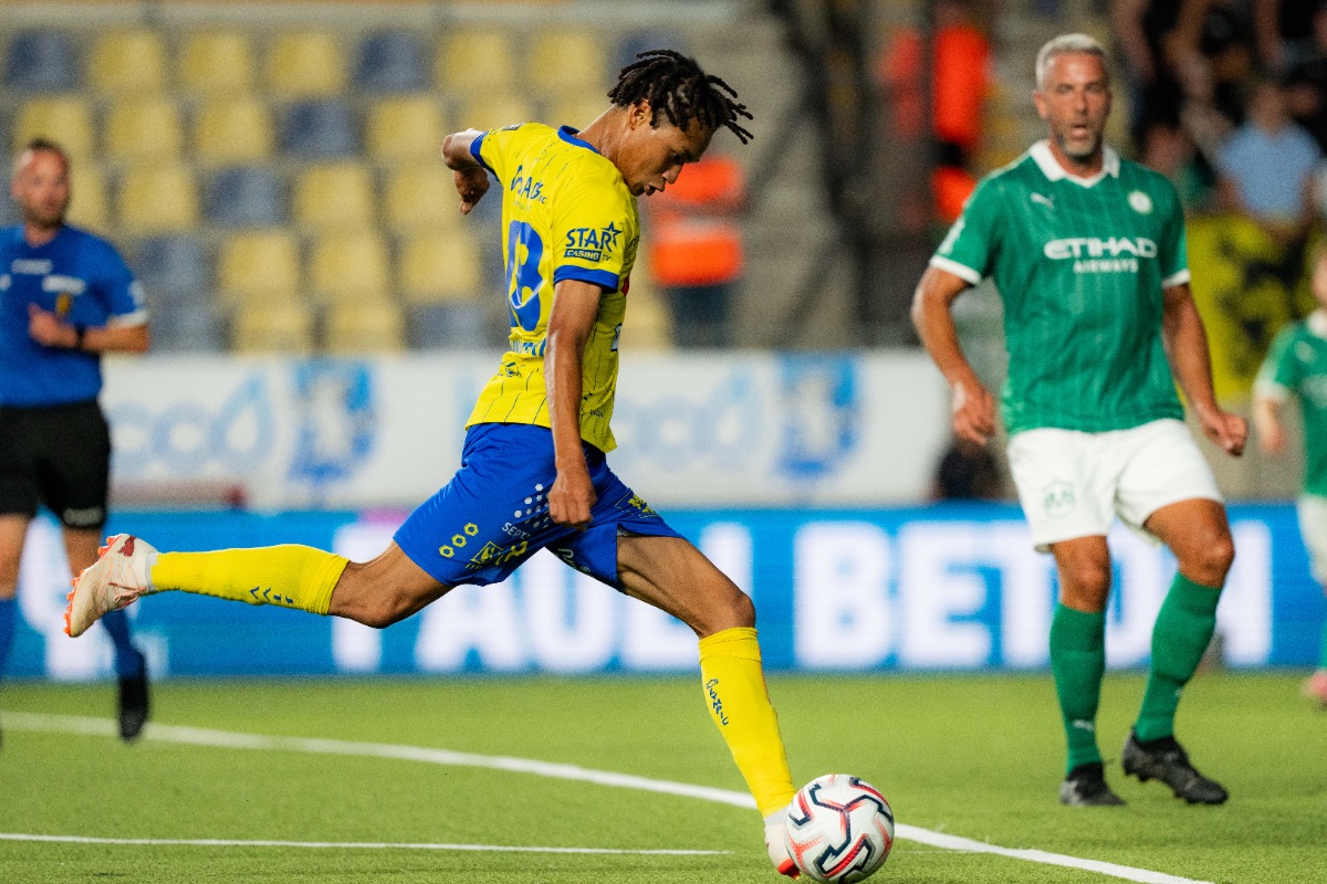 今夏にシント＝トロイデンに新加入した石渡ネルソン【写真：(C) STVV】
