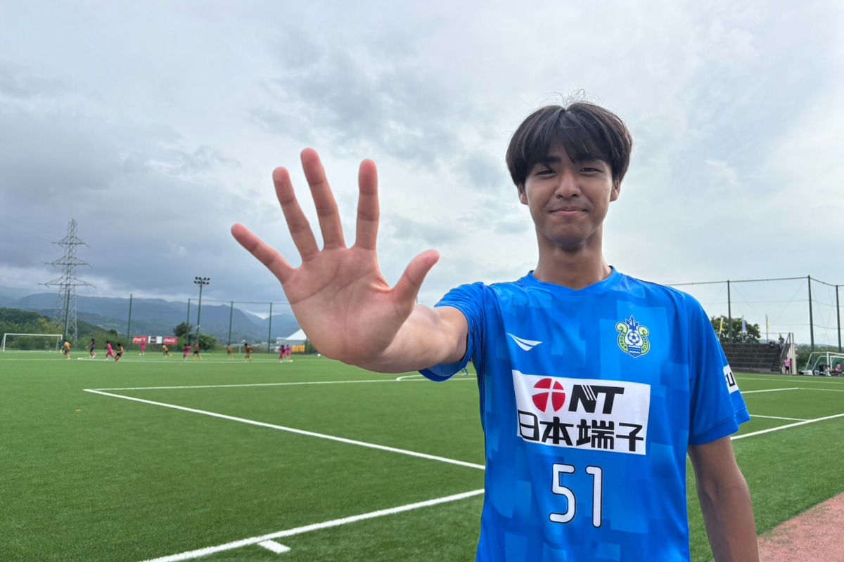 湘南U-18の静野空登【写真：安藤隆人】