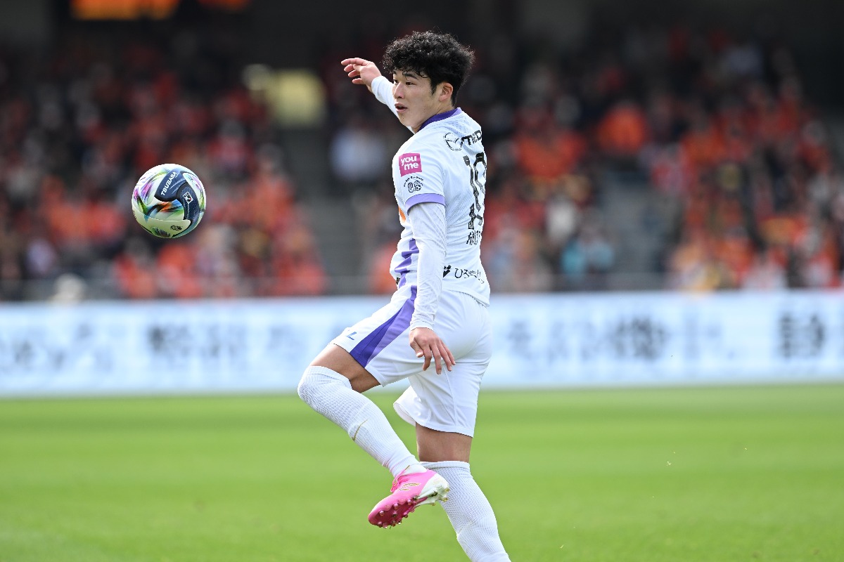 広島の鈴木章斗【写真:徳原隆元】