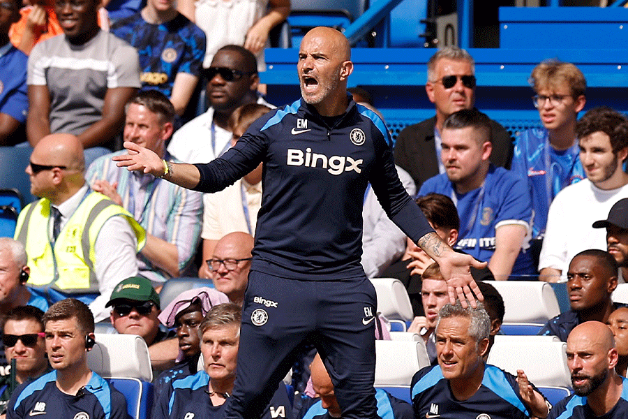 今季から指揮を執るエンツォ・マレスカ監督【写真:ロイター】