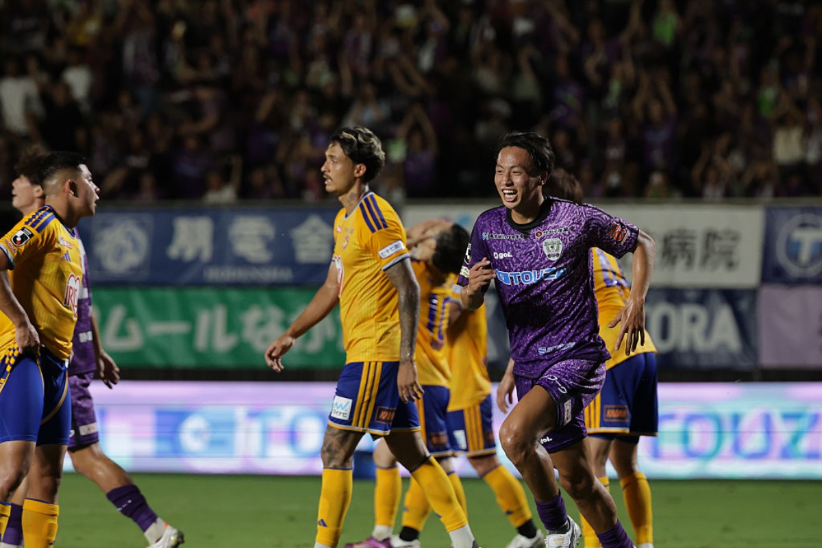 J2リーグ開幕2節で分かれた明暗【写真:Getty Images】
