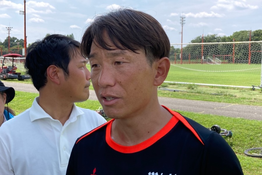 浦和で強化担当を務める宇賀神友弥氏【写真：轡田哲朗】