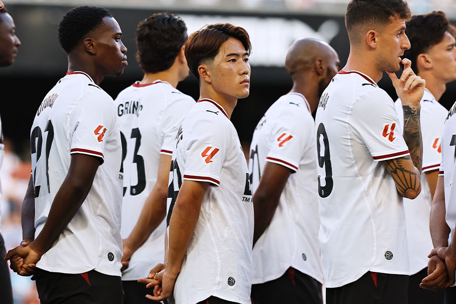 佐藤龍之介が開幕スタメンを飾った【写真:ムツ・カワモリ/アフロ】