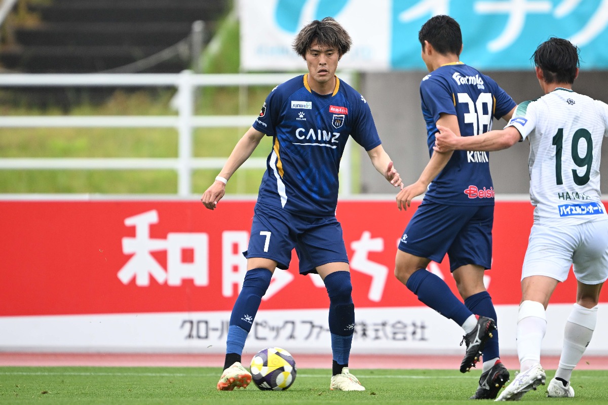 大分の西村恭史が衝撃ゴラッソ(写真は2025年、群馬時代)【写真:徳原隆元】