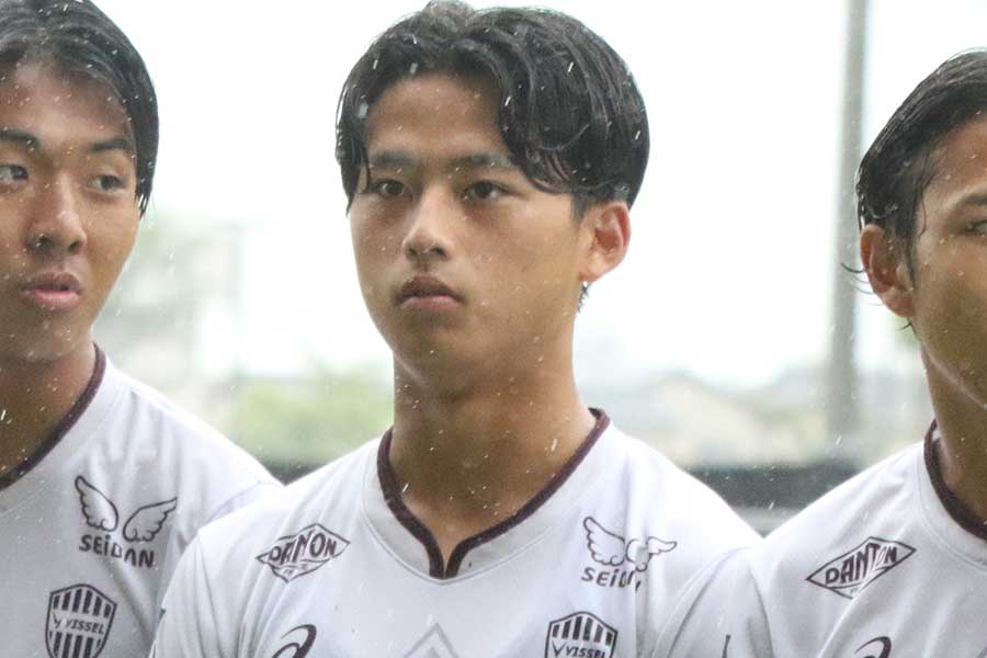 神戸U-18の里見汰福【写真：FOOTBALL ZONE編集部】