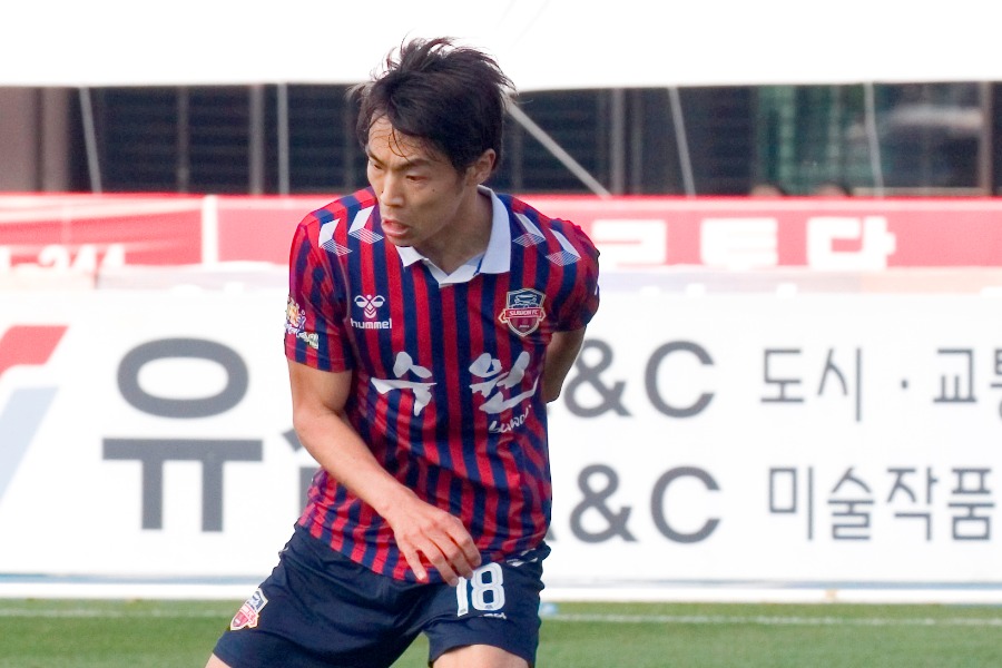 大田の石田雅俊（水原FC所属時）【写真：Lee Jae-Won/アフロ】