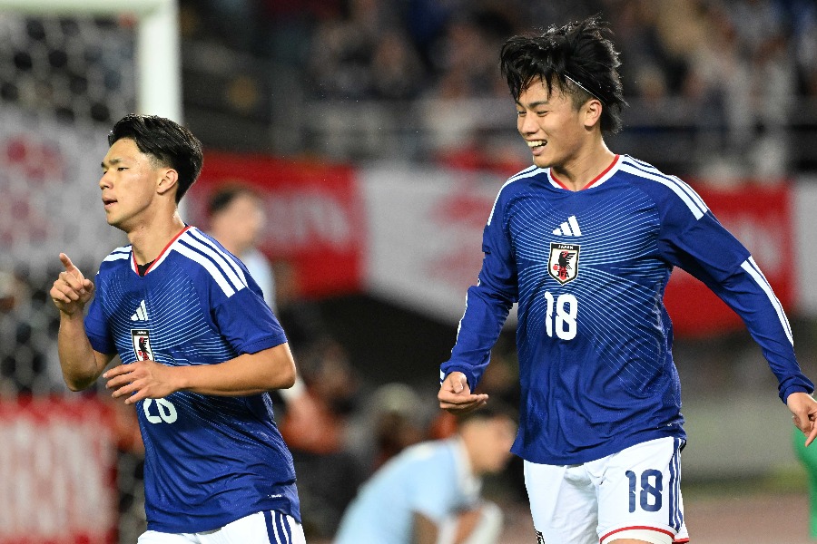 日本代表の上田綺世(右)【写真:徳原隆元】