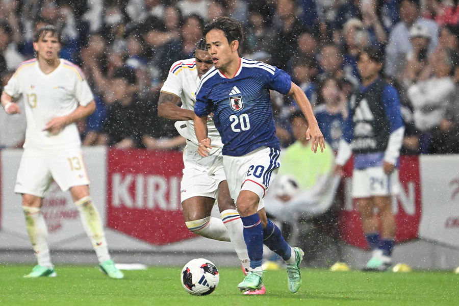 久保建英が試合終盤にPKを獲得【写真：徳原隆元】