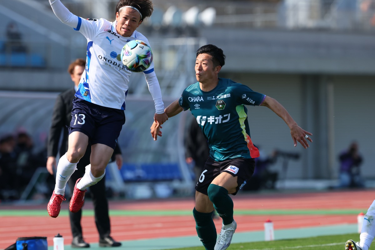 松本山雅の高野遼がスーパーゴール(右、写真は相模原時代)【写真:長田洋平/アフロスポーツ】