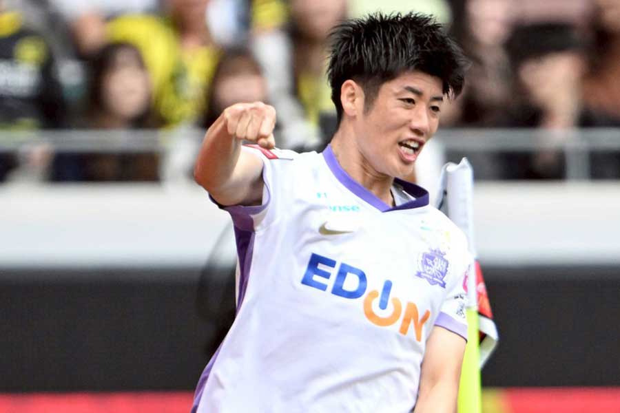 広島の荒木隼人【写真:徳原隆元】