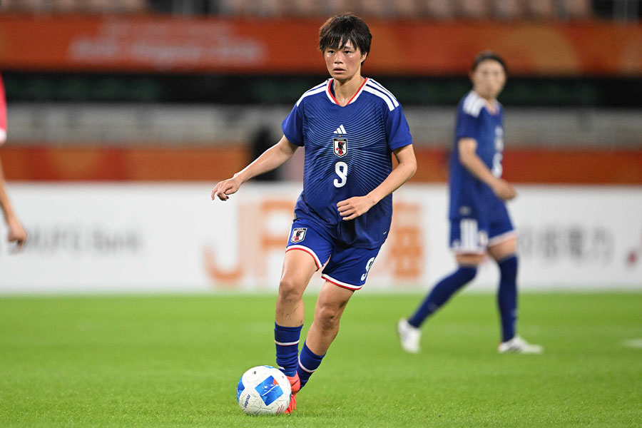 上野真実が先制ゴールを決めた【写真：徳原隆元】