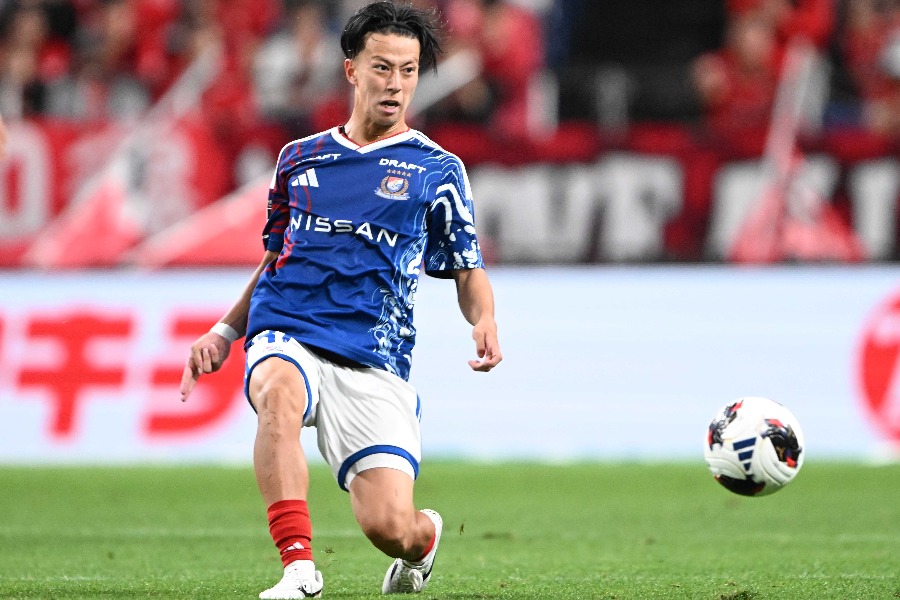 横浜FMで特別指定選手でプレーする法政大の松村晃助【写真：徳原隆元】