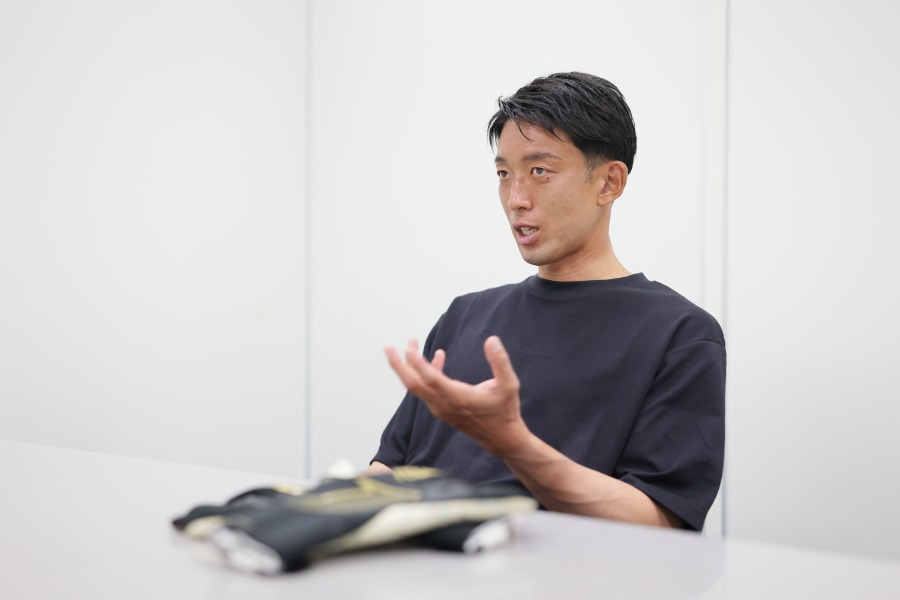インタビューに応じた神戸の権田修一【写真：牛島寿人】
