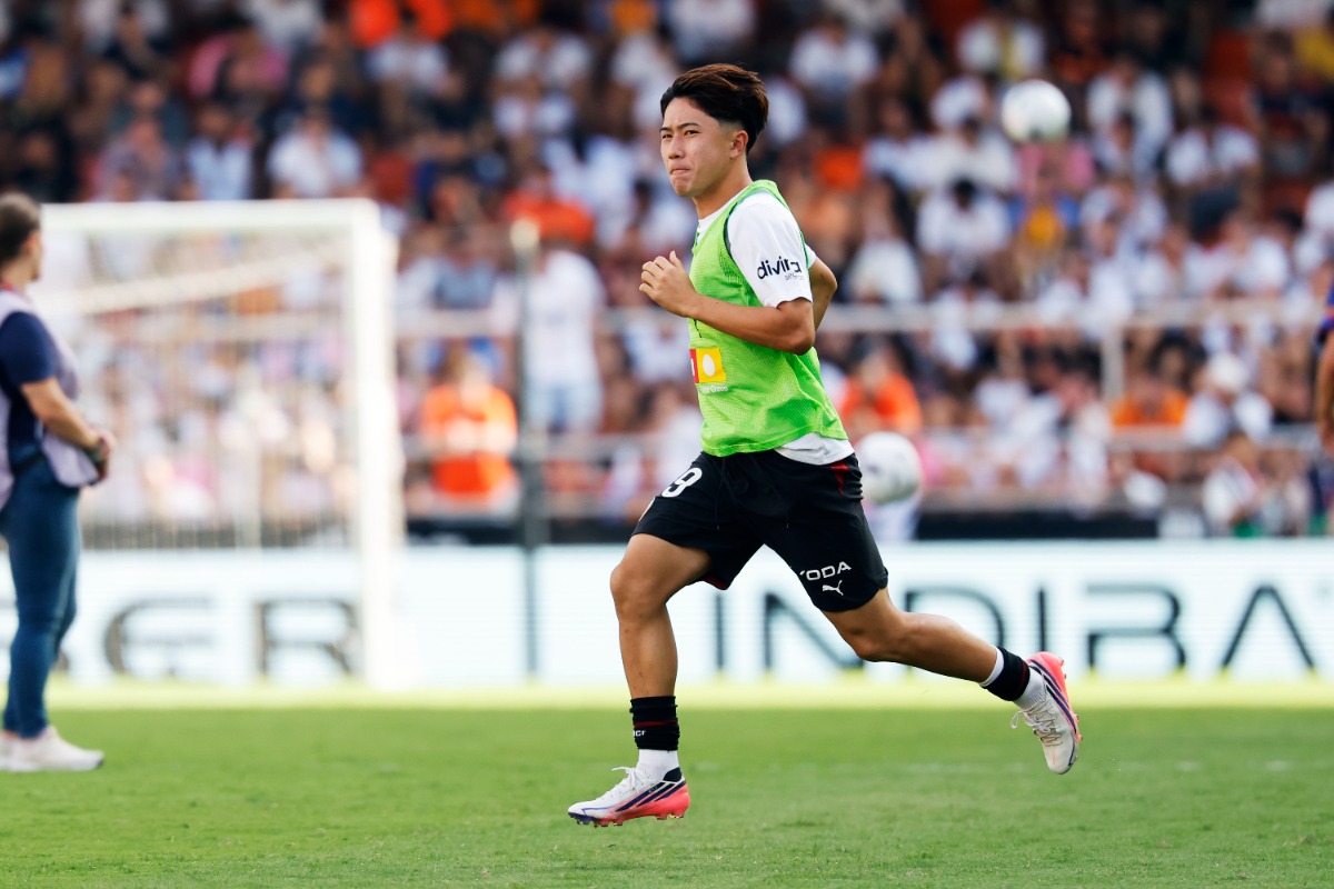 バレンシアの佐藤龍之介【写真:なかしまだいすけ/アフロ】