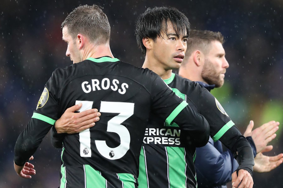 三笘薫がパスカル・グロスと再会【写真：アフロ】