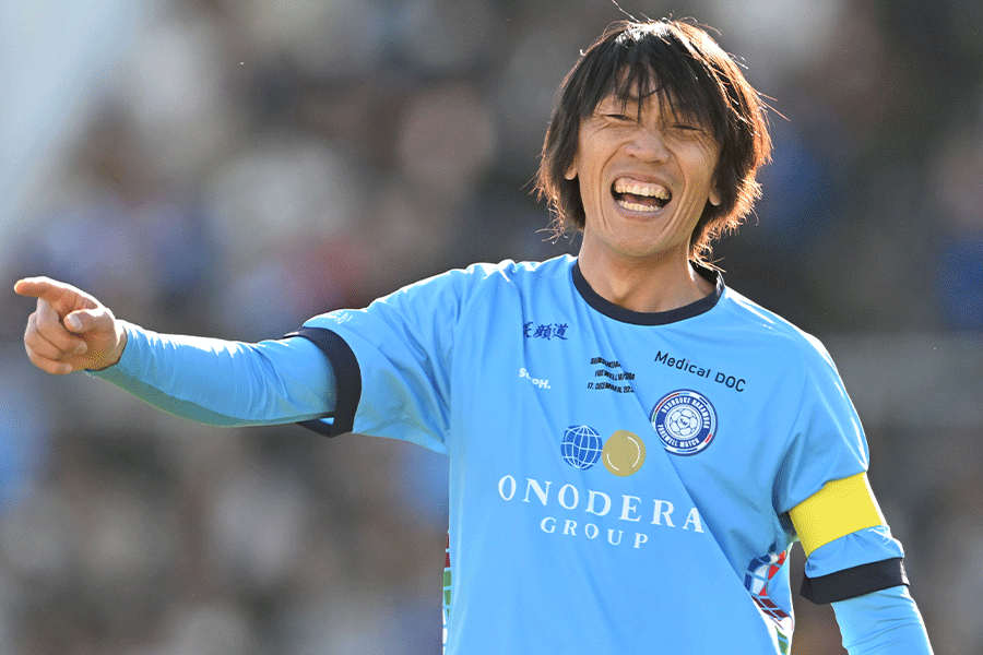 中村俊輔コーチもキャンプイン【写真:徳原隆元】
